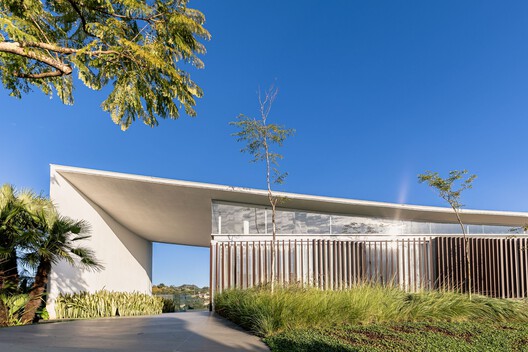 Linho House / TETRO Arquitetura - Image 2 of 43