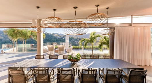 Linho House / TETRO Arquitetura - Interior Photography, Dining room, Wood, Table, Lighting, Chair