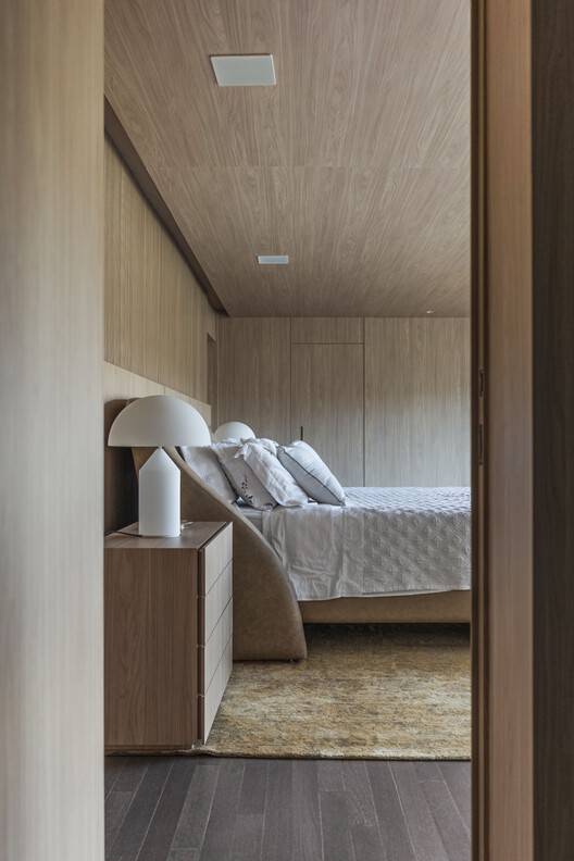 Linho House / TETRO Arquitetura - Interior Photography, Bedroom, Wood, Bed, Lighting