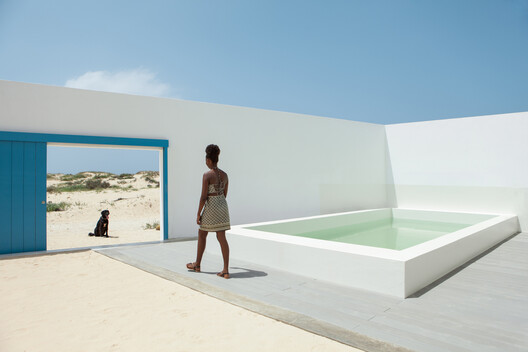 Unfolding Privacy: Centering the Home Around the Courtyard - Image 55 of 58