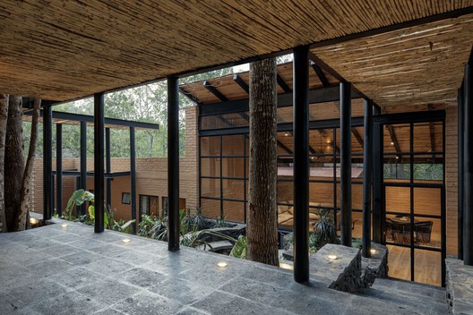 Unfolding Privacy: Centering the Home Around the Courtyard - Image 12 of 58