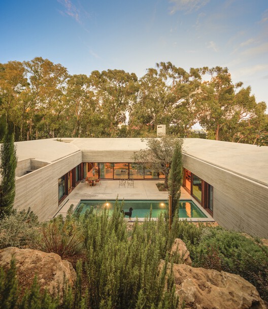 Unfolding Privacy: Centering the Home Around the Courtyard - Image 2 of 58