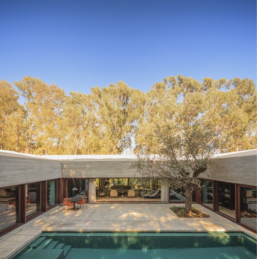 Unfolding Privacy: Centering the Home Around the Courtyard