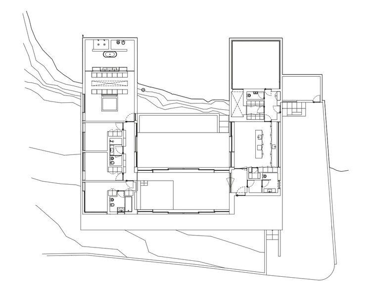 Unfolding Privacy: Centering the Home Around the Courtyard - Image 48 of 58