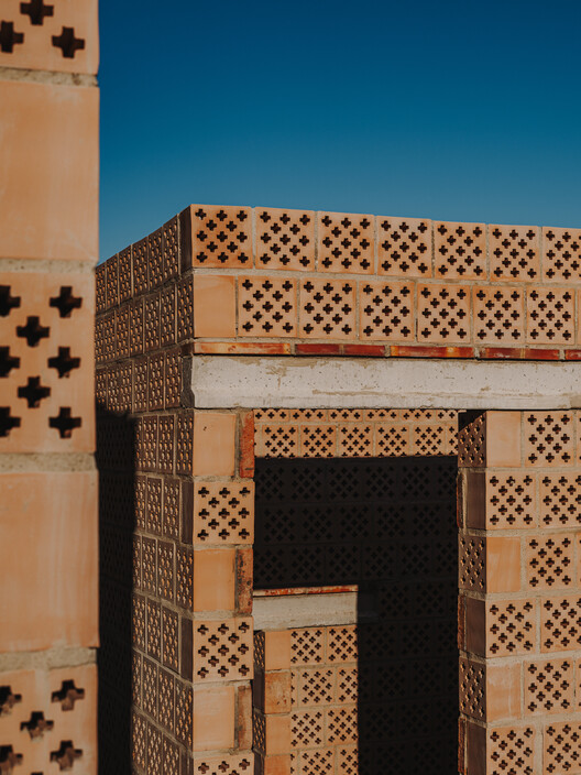 Ceramic Pavilions in the Northern Fields of Valencia / Bona fide taller - Image 9 of 29