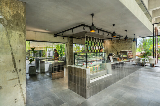 Phum Sambo Café & Eatery / Khoan + Partners - Interior Photography, Kitchen, Chair