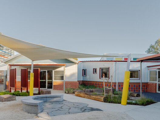 Swan Hill Specialist School / WHDA