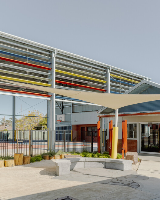 Swan Hill Specialist School / WHDA - Exterior Photography, Steel