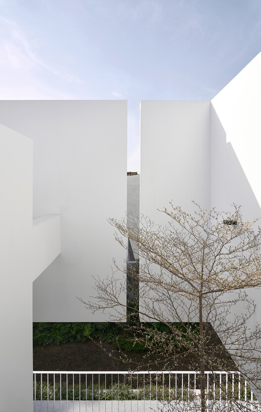 DOM House / DAO studio - Image 5 of 37