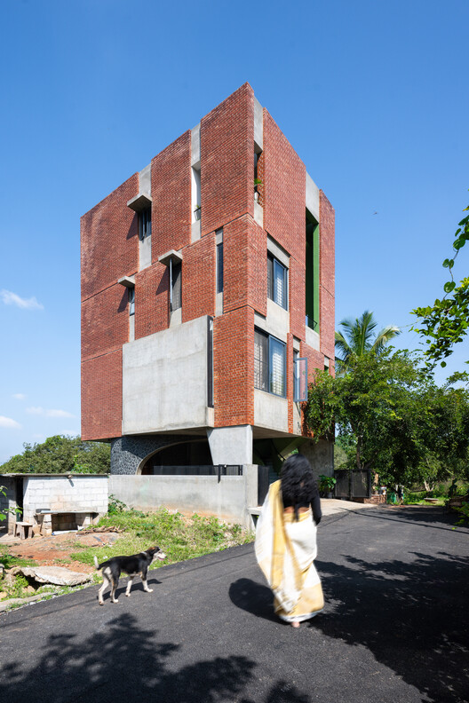 The Turahalli House / ShoulderTap - Exterior Photography, Brick