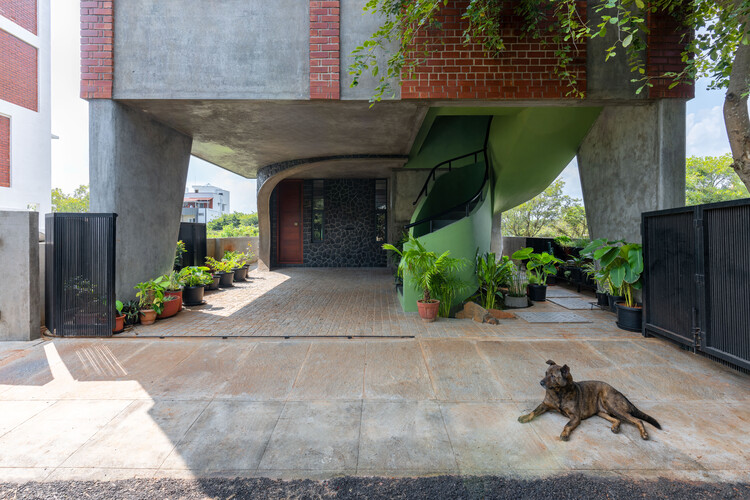 La Casa Turahalli / ShoulderTap - Fotografía exterior, Concreto