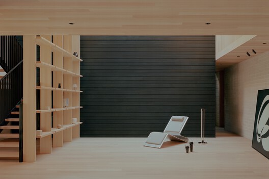 Echo House / PARABOLICA