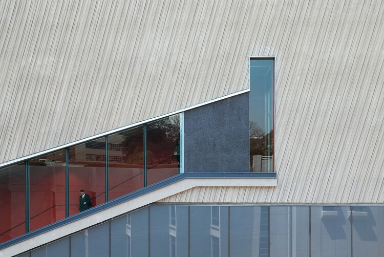 香港中文大学文物馆新翼 / 严迅奇建筑师事务所 - 室内图, 玻璃