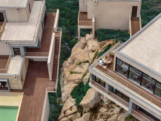 Lost Villa · Huanglong Island Lighthouse Hotel / WJ STUDIO
