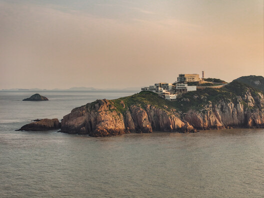 Lost Villa · Huanglong Island Lighthouse Hotel  / WJ STUDIO - Image 12 of 37