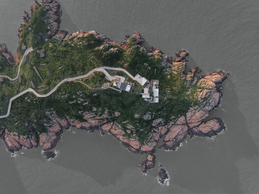 Lost Villa · Huanglong Island Lighthouse Hotel  / WJ STUDIO - Image 10 of 37