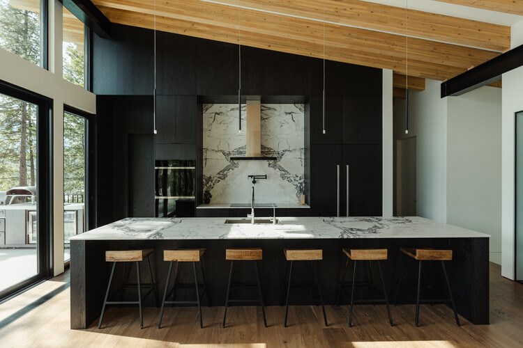 Oficina de Arquitectura Casa de la Costa / Stanley - Fotografía interior, cocina, madera, encimeras, mesas, iluminación, sillas