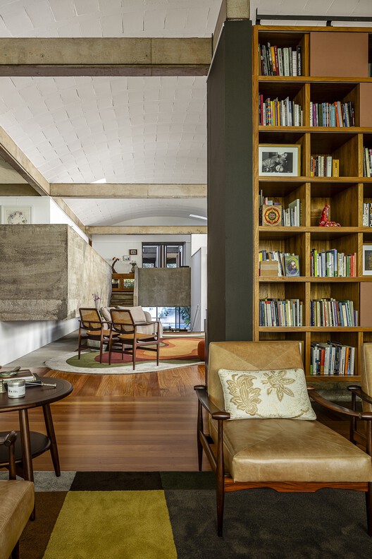 Arches House / ARKITITO Arquitetura - Interior Photography, Closet, Wood, Chair, Table, Lighting, Shelving