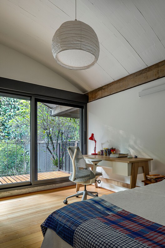 Arches House / ARKITITO Arquitetura - Interior Photography, Wood, Lighting, Bedroom, Chair