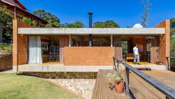 Casa de la Vila del Açude  / Entremeios Arquitetura