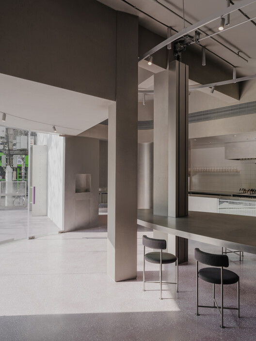 BizyBoy / Studio Profile - Interior Photography, Kitchen, Glass, Chair