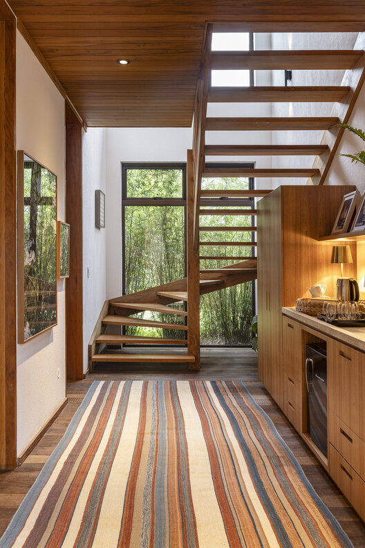 Casa MF / Daniel Fromer - Fotografia de Interiores, Madeira, Sofá, Cadeira