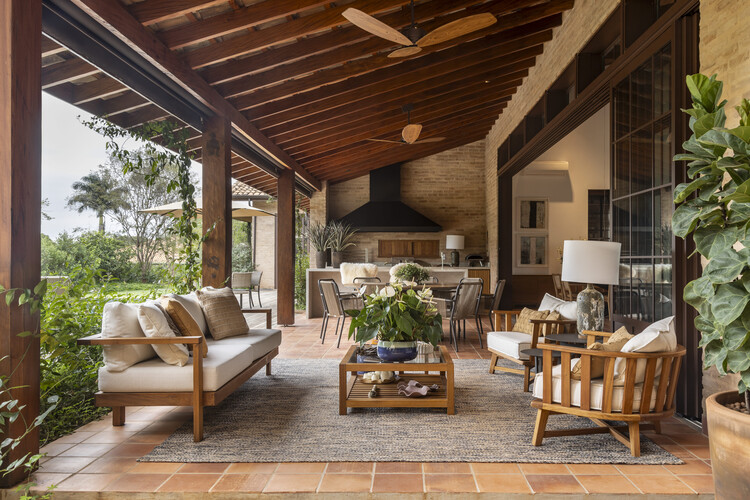Casa MF / Daniel Fromer - Fotografia de Interiores, Casas, Pátio, Mesa, Cadeira