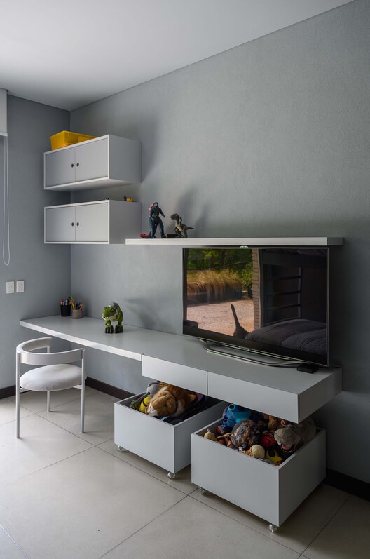 Casa S /Rubén Valdemarín + SIUK Studio - Fotografía interior, cocina, estantes, iluminación