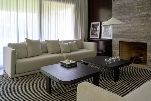 Casa S / Rubén Valdemarín + Siuk Studio Casa S / Rubén Valdemarín + Siuk Studio - Fotografía interior, Sala de estar, Sillones, Madera, Iluminación