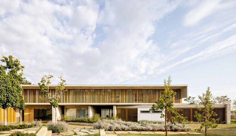 Casa Bosque / FGMF - Casas