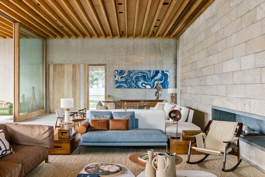Bosque House / FGMF - Interior Photography, Living Room, Wood, Sofa, Table, Chair