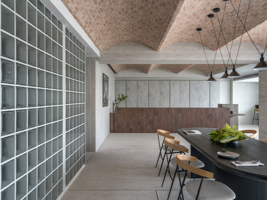 H.S. Inn / IN-Xian Design - Interior Photography, Table, Chair