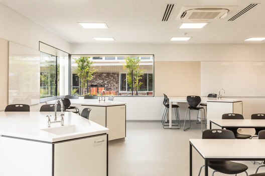 Brighton High School / JAWSARCHITECTS - Interior Photography, Kitchen, Countertop, Glass, Chair