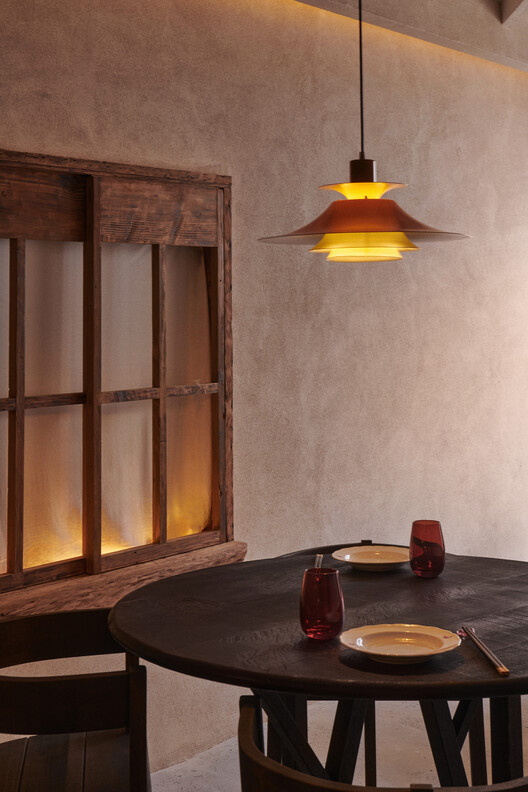 红椛杭州中心店 / 退化建筑 红椛杭州中心店 / 退化建筑 - 室内图, 木头, 灯