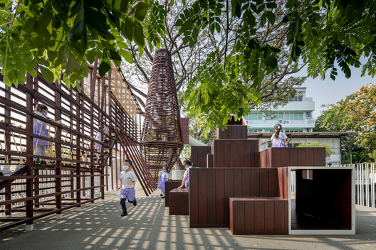 Evolving Urban Playgrounds: 5 Design Strategies and 31 Projects Around the Globe - Image 25 of 39