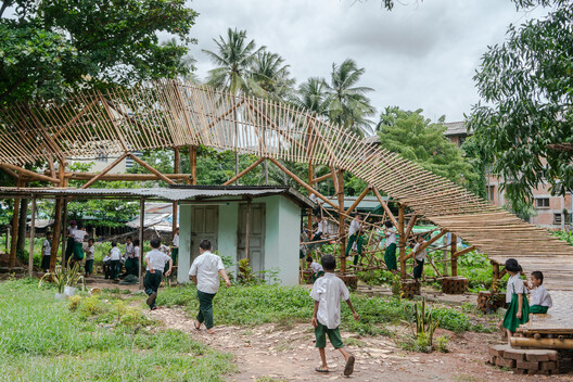 Evolving Urban Playgrounds: 5 Design Strategies and 31 Projects Around the Globe