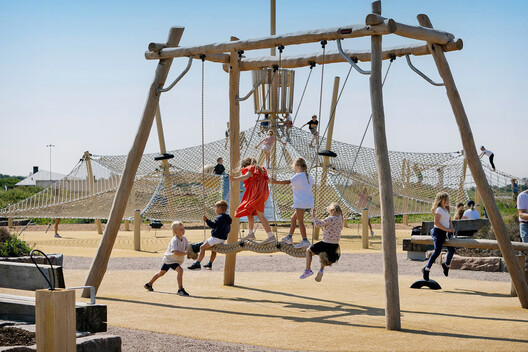 El por qué, qué y cómo del diseño exitoso de parques infantiles centrado en las personas El por qué, qué y cómo del diseño exitoso de parques infantiles centrado en las personas - Imagen 9 de 18