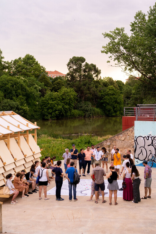 Inhabiting the River Intervention / Erazo Pugliese - Exterior Photography
