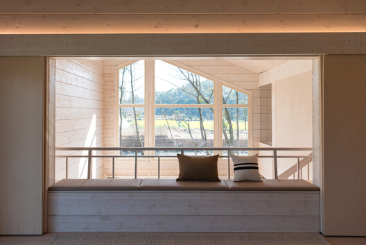 江山度假木屋 / NOTA Architects - 室内图, 木头, 玻璃, 露台, 梁