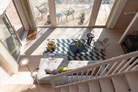 江山度假木屋 / NOTA Architects - 室内图, 起居室, 木头, 椅子, 桌子