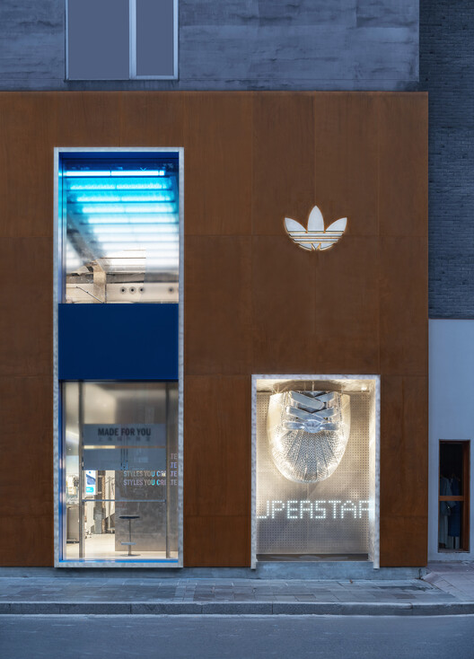 ADIDAS ORIGINALS 安福 322 旗舰店 / 東木筑造 + TO ACC - 室内图