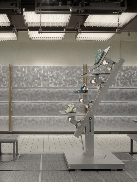 ADIDAS ORIGINALS 安福 322 旗舰店 / 東木筑造 + TO ACC - 室内图