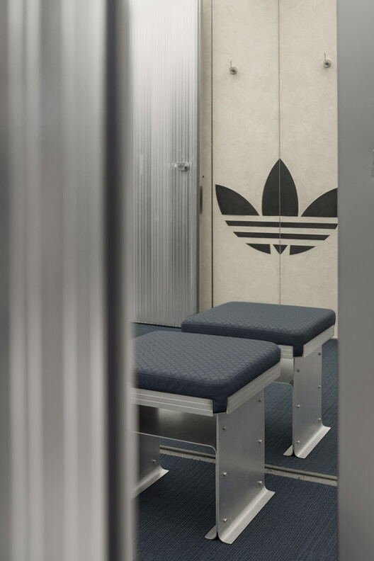 ADIDAS ORIGINALS 安福 322 旗舰店 / 東木筑造 + TO ACC - 室内图