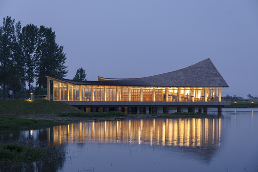 The Driftwood Village Center / Primary Architects - Image 2 of 39