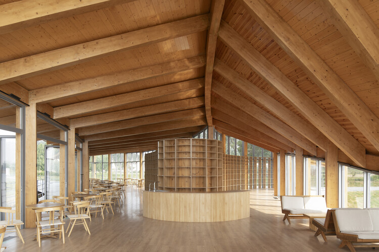 Driftwood Village/Main Architect Center - Fotografía interior, madera, rayo fijo