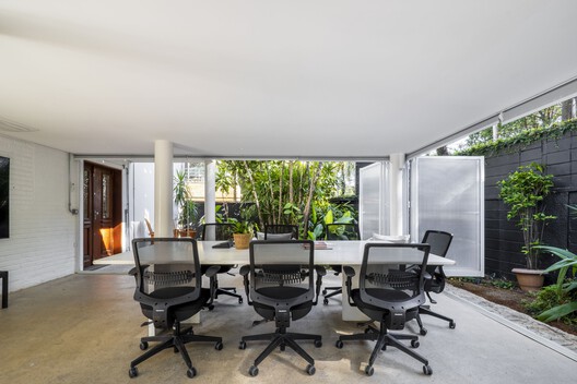 Agência Oito TM / André Ávila Arquitetura Agência Oito TM / André Ávila Arquitetura - Fotografia de Interiores, Sala de Jantar, Cadeira, Mesa