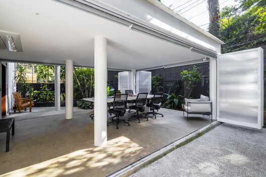 Agência Oito TM / André Ávila Arquitetura Agência Oito TM / André Ávila Arquitetura - Fotografia de Interiores, Vidro, Cadeira