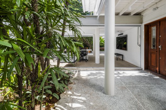 Agência Oito TM / André Ávila Arquitetura Agência Oito TM / André Ávila Arquitetura - Fotografia de Exterior, Aido