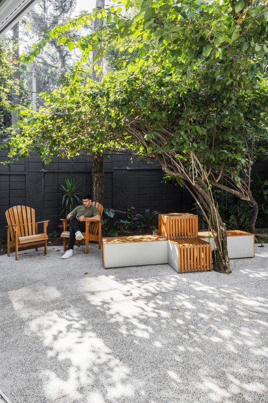 Agência Oito TM / André Ávila Arquitetura Agência Oito TM / André Ávila Arquitetura - Fotografia de Exterior, Madeira, Aido, Pátio