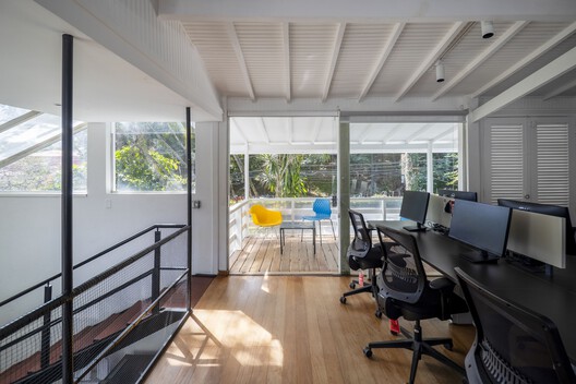 Agência Oito TM / André Ávila Arquitetura Agência Oito TM / André Ávila Arquitetura - Fotografia de Interiores, Mesa, Cadeira, Vidro